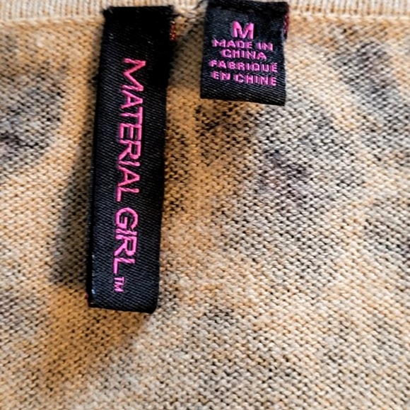 MATERIAL GIRL Women's V-Neck Leopard Print Long Sleeve Sweater Size Medium - Picture 6 of 6